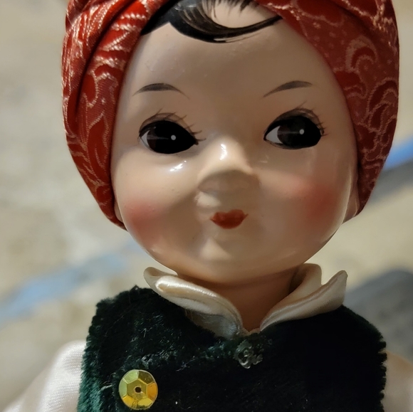 Dolls - Picture 2 of 14